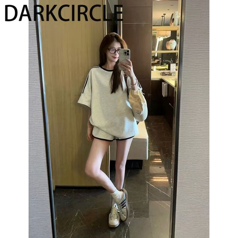 No.11  Hip-hop style gray T-shirt and shorts set